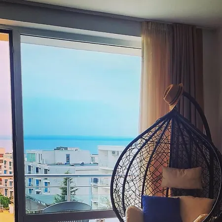 Atlantis Sea View Апартхотел